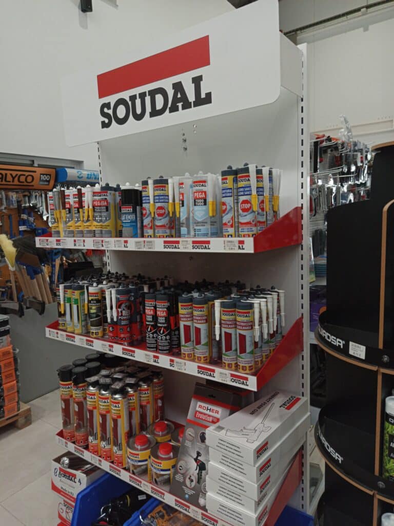 Siliconas y adhesivos Soudal en Viangea