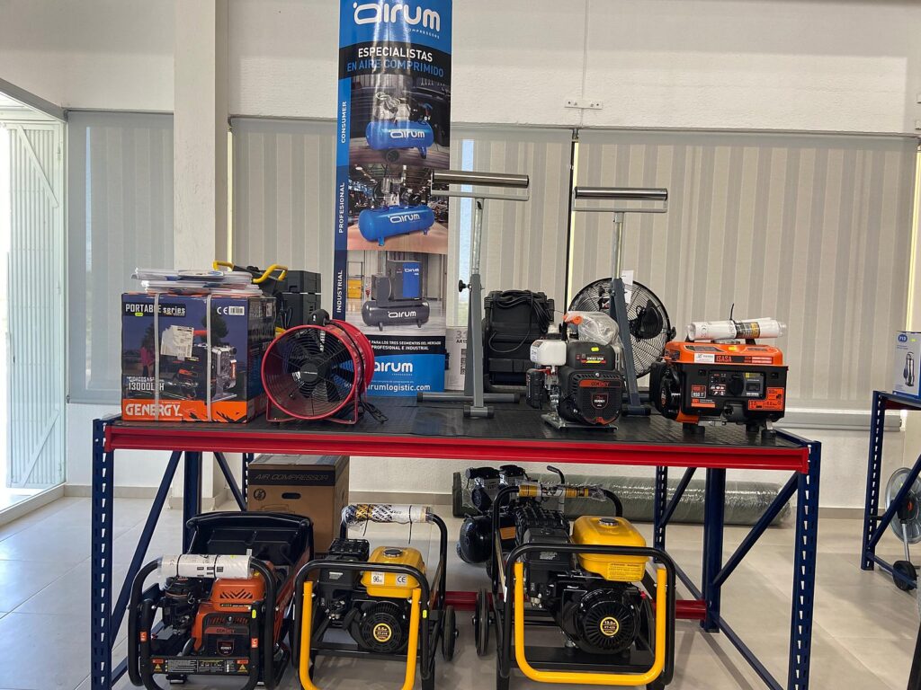 Generadores y motobombas de gasolina en la exposición de Viangea